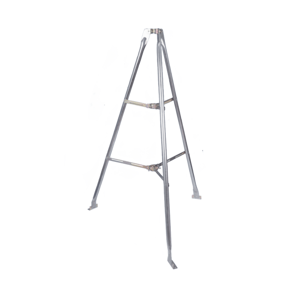 Montaje de tripie para exterior, altura total del tripie 1.52 m. Compatible con mástiles de hasta 3 m de largo 1  1/4 a 2" de diámetro