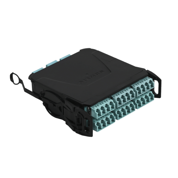 Módulo Plug & Play LightVerse, Hasta 24 fibras, Base 8 Hembra, "Shuttered" LC/UPC para fibra Multimodo OM4, STD Loss